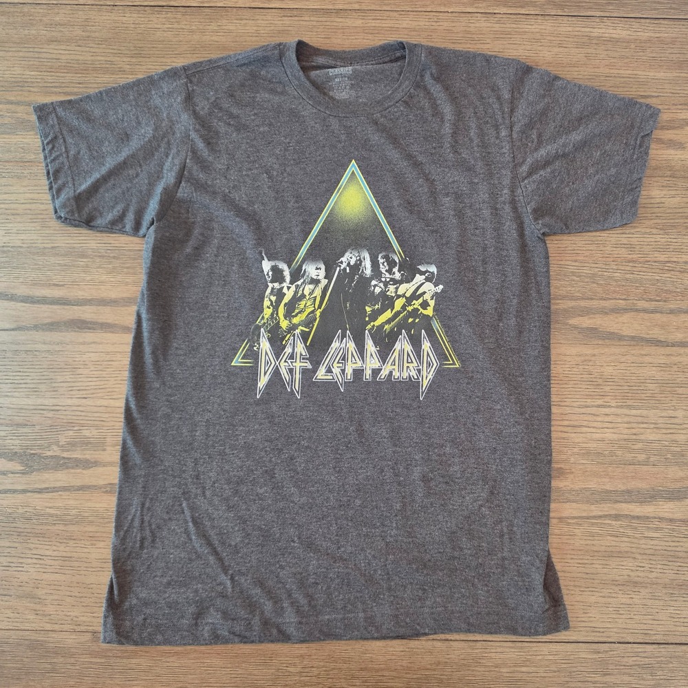 Def Leppard Graphic T-Shirt Mens Medium Gray Rock Band Tee NWOT